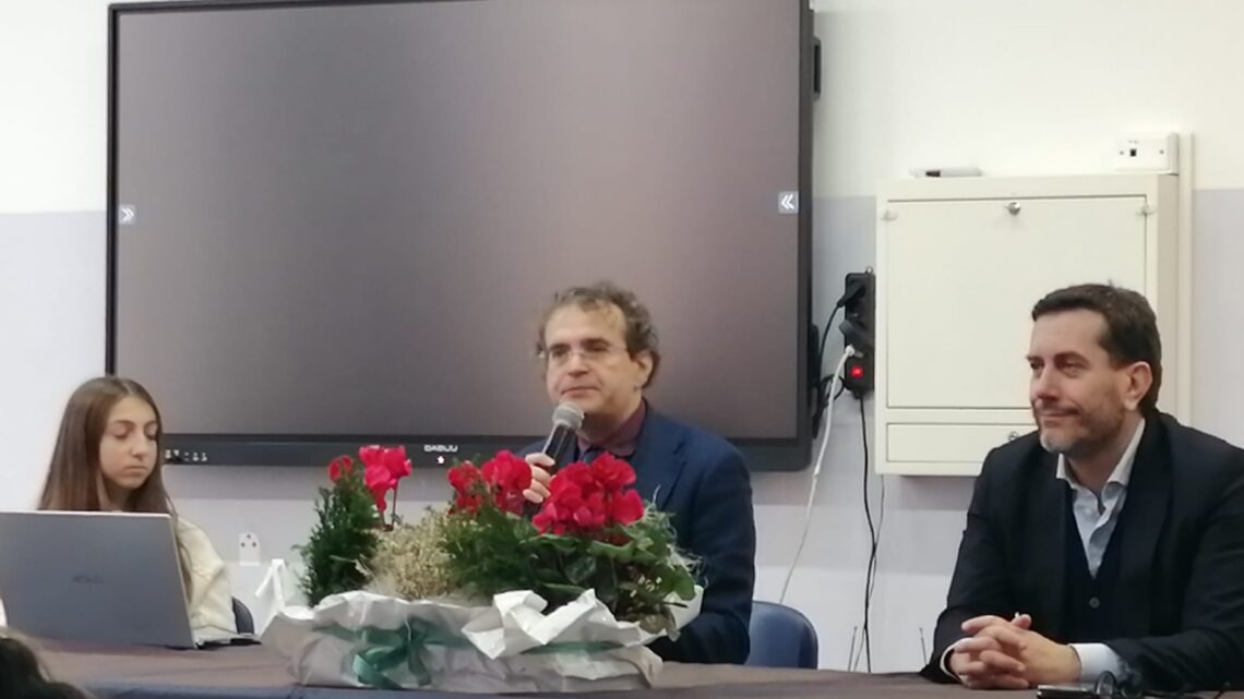 Una lezione di Educazione civica in compagnia di Andrea Iacomini, portavoce Unicef per gli alunni dell’ Istituto comprensivo  RBPD